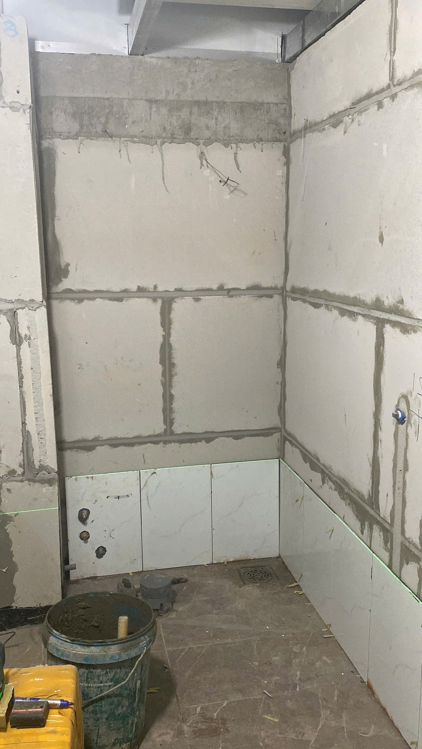 Ốp lát tường gạch AAC nhà vệ sinh